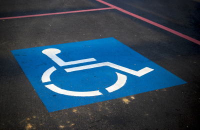 Parcheggio disabili in condominio: nulla la delibera che lo nega