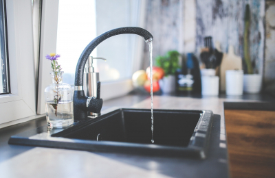 Verifica qualità dell’acqua in condominio: gli obblighi per gli amministratori