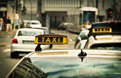 Licenze Taxi: posso richiedere un sostituto alla guida?