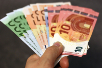 Carta dedicata a te 2025: le regole per il bonus 500 euro per famiglie in difficoltà